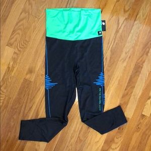 NWT Elvis Duran Cinco de Cycling Leggings!